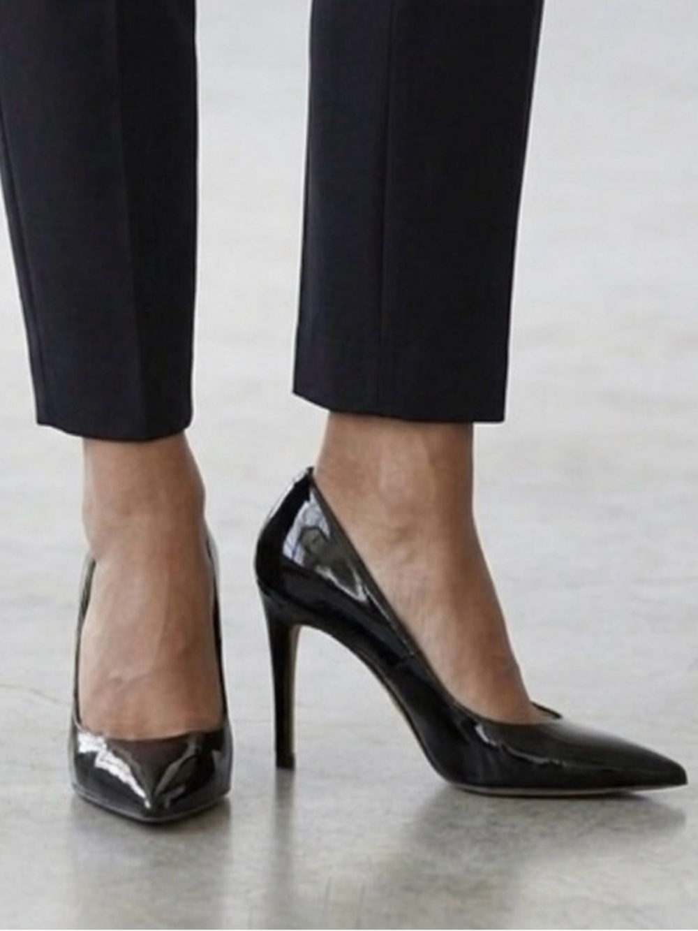 Tamara Mellon Black Patent Leather Pointed Tie Pumps Made in Italy Size 37.5